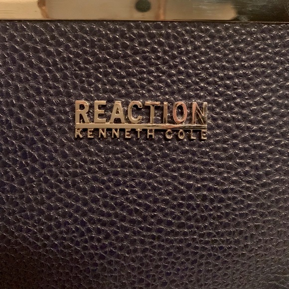 New w/ Tags Kenneth Cole Navy Reaction Purse - Picture 3 of 4